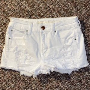 american eagle white super stretch shorts!